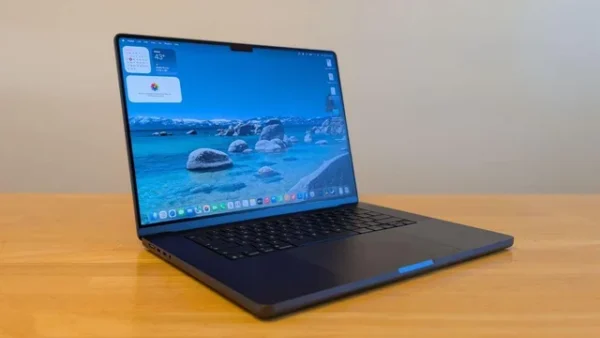 Apple MacBook Pro (M5, 2026)